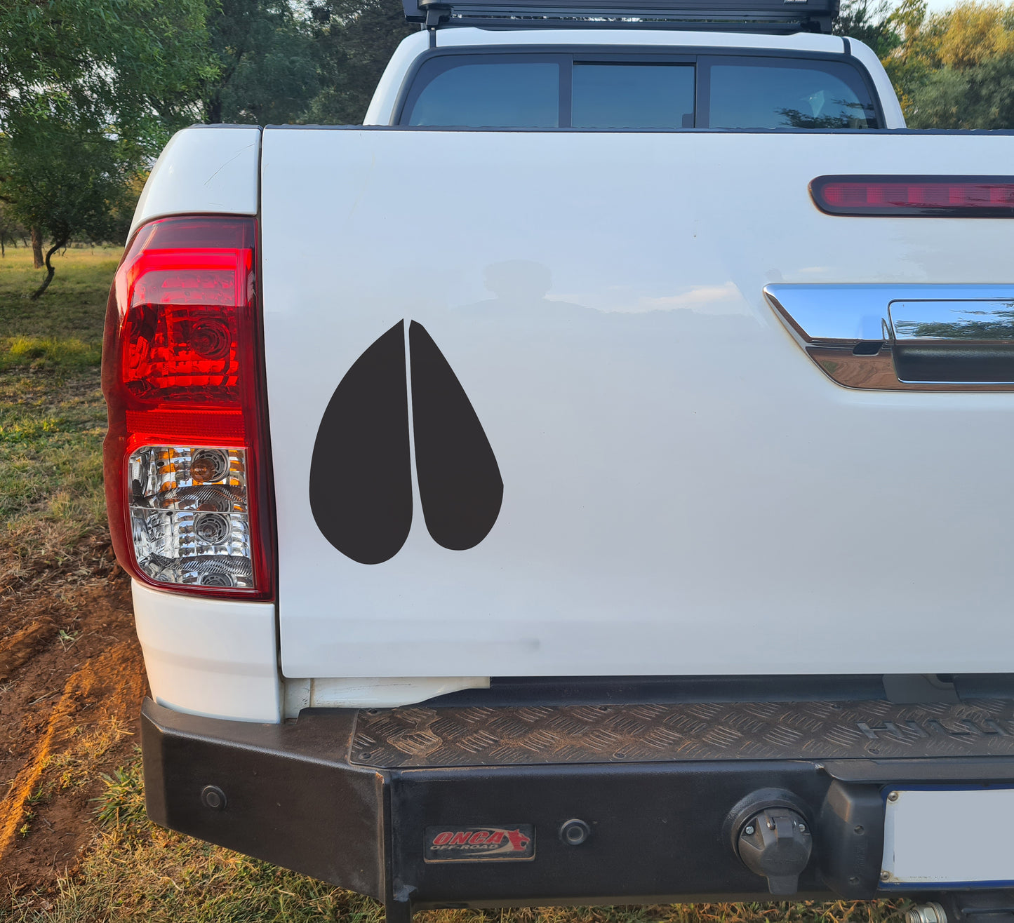 Waterbok Waterbuck Paw Pote Tracks Bakkie Car Vehicle Vinyl Decal Sticker Art